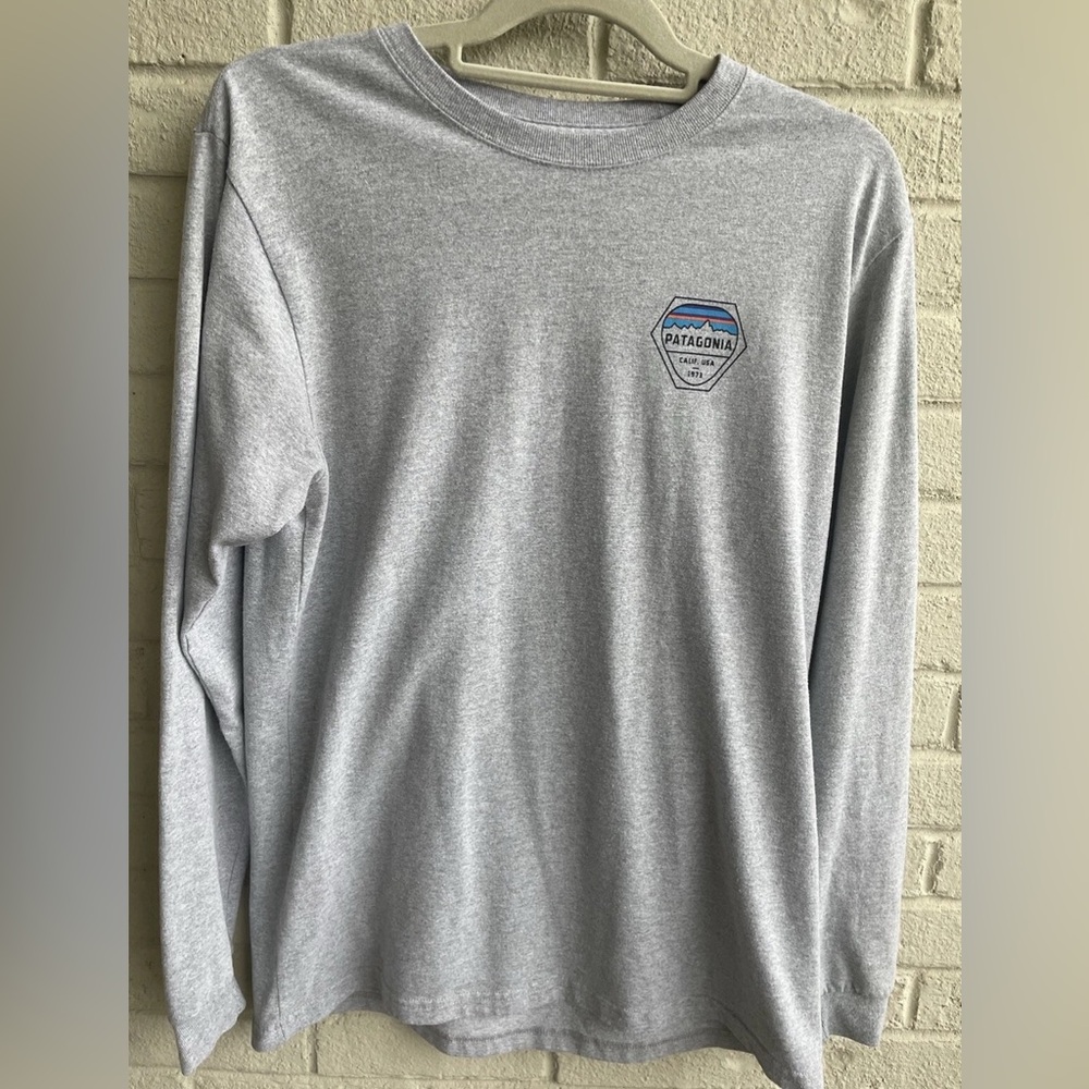 Patagonia Gray Long Sleeve Logo Tee Men’s Medium Outdoor Hiking Shirt